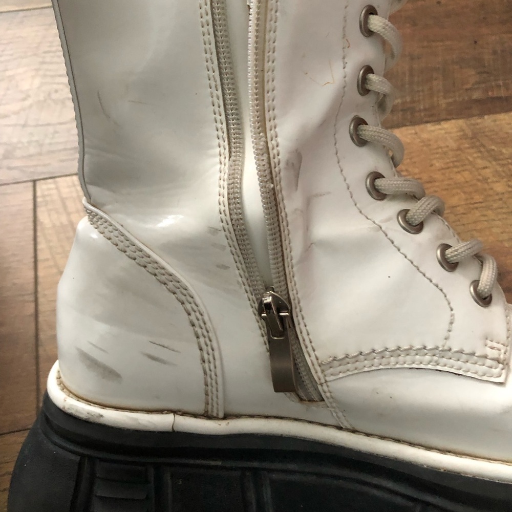 Women's White Platform Boots - Picture 5 of 6